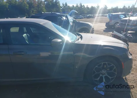 2019 Chrysler 300 300S z USA, uszkodzony, nr VIN 2C3CCABG2KH515198
